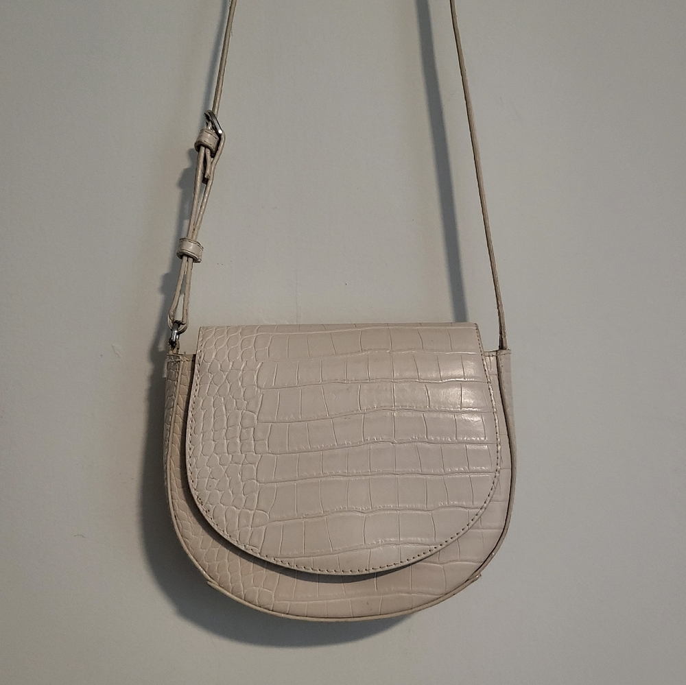 Elegant Cream Crossbody Bag